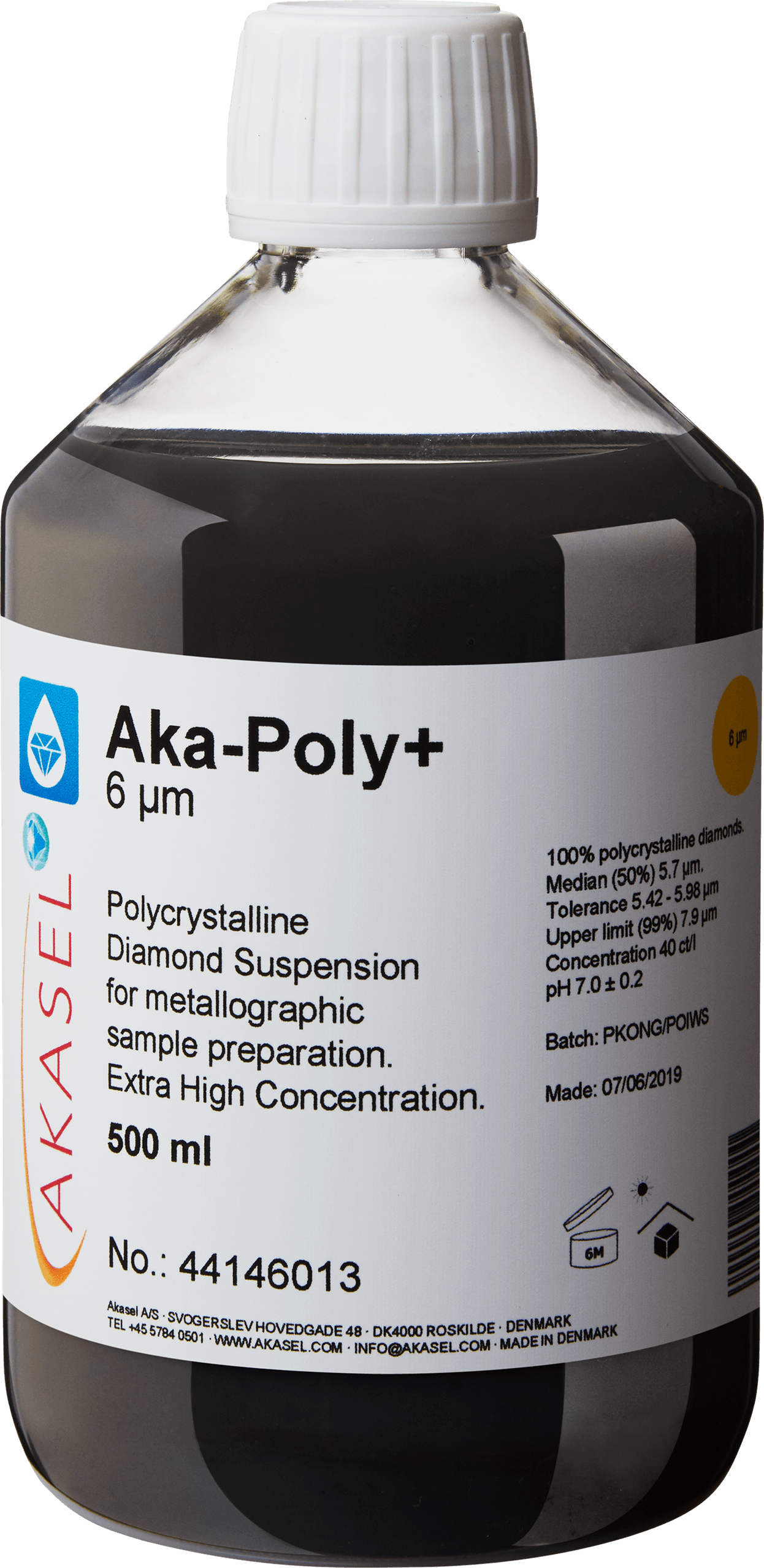 Akasel Aka-Poly+ 6 µm: 500 ml bottle with a white screw cap, filled with a black, high-concentration polycrystalline diamond suspension specially formulated for metallographic sample preparation. The label includes details such as “Diamond concentration of 40 ct/l,” “Median (50%) 5.7 µm,” “Tolerance 5.42 – 5.98 µm,” and “Upper limit (99%) 7.9 µm.” This suspension is perfect for fast preparation of hard materials, excluding water-sensitive ones.