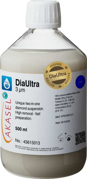 Akasel DiaUltra 3 µm premium diamond suspension bottle with 100% monocrystalline diamonds, used for metallographic polishing. The bottle features a white cap and a detailed label showing concentration, particle size, median, tolerance, upper limit, and pH. Unique 2-in-1 diamond suspension for high removal and fast preparation, 500 ml.